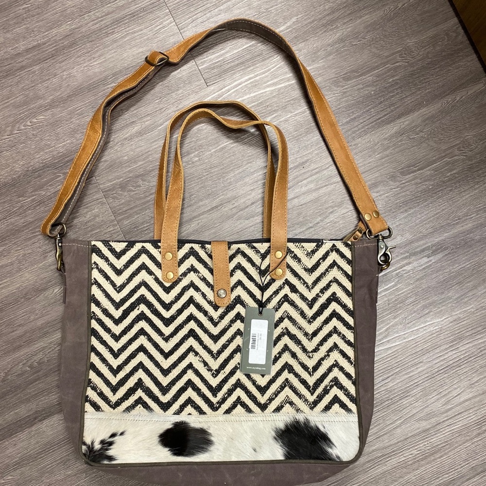 Myra Bag - NWT Amber Messenger Bag